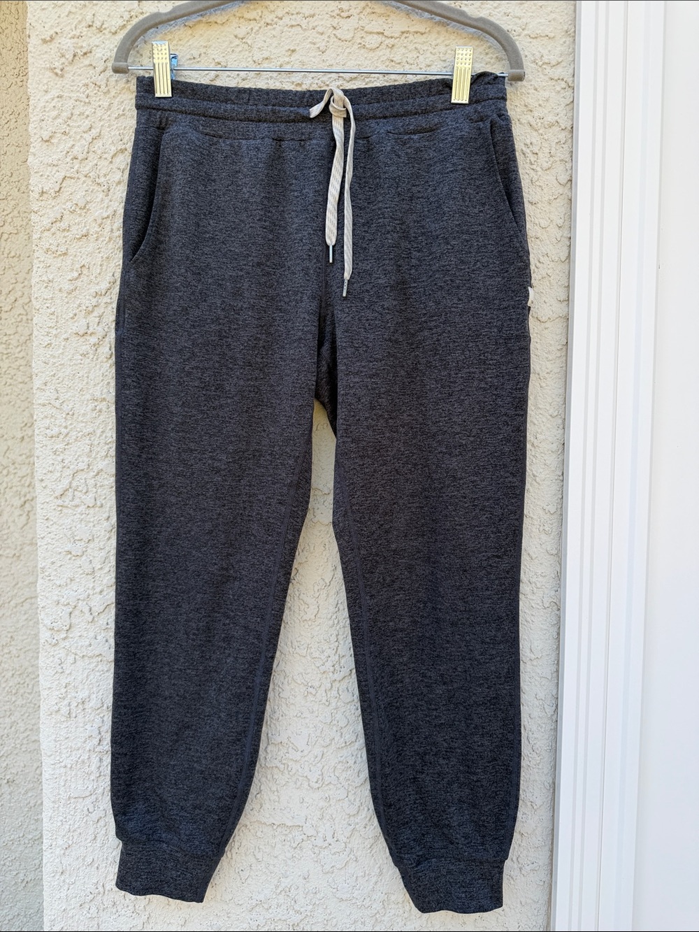 Vuori Women's Performance Mid-Rise Joggers Grey Heather Size XS